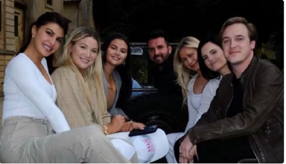 Jacqueline Fernandez spotted hanging out with Selena Gomez