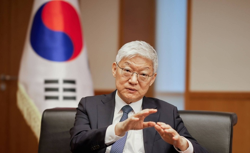 South Korea seeks to revive three-way summit with China and Japan to shore up ties