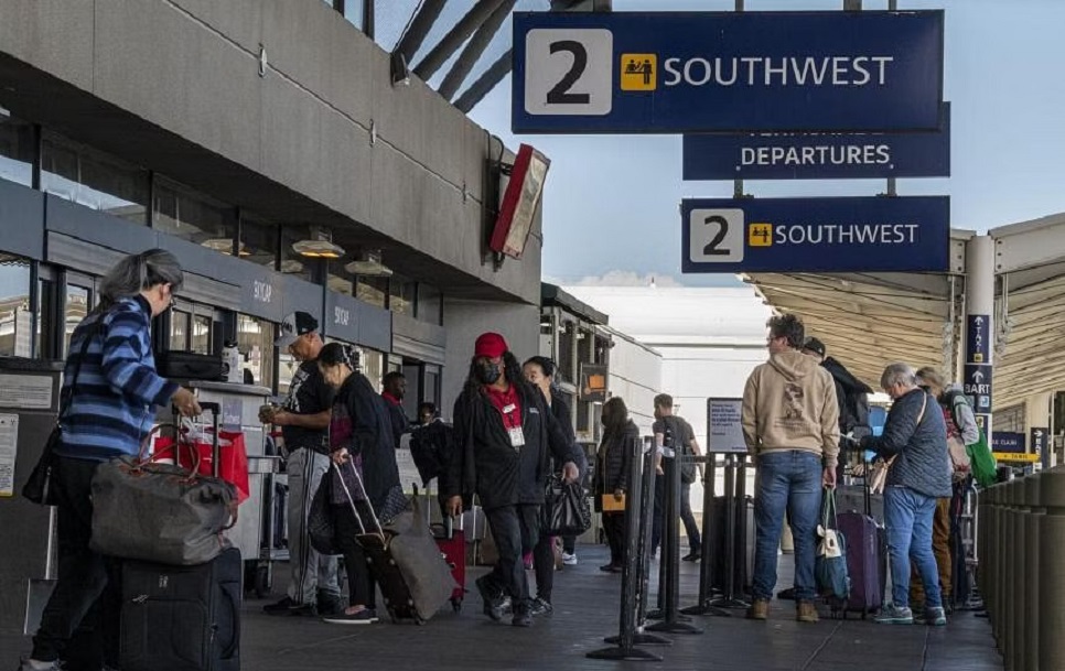 Biden administration warns government shutdown could disrupt air travel