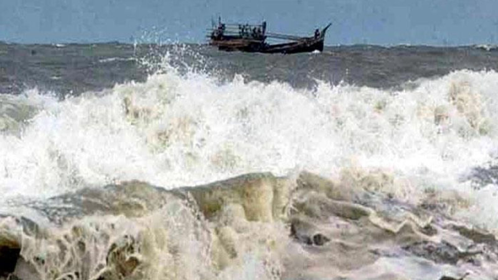 Low pressure forms over Bay, likely to intensify