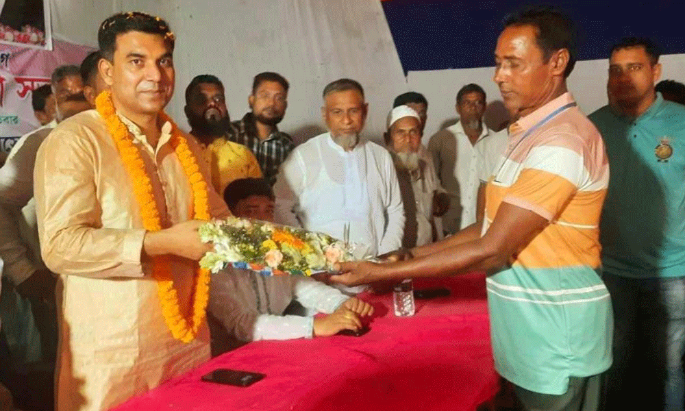 Over one hundred BNP men join Awami League in Faridpur