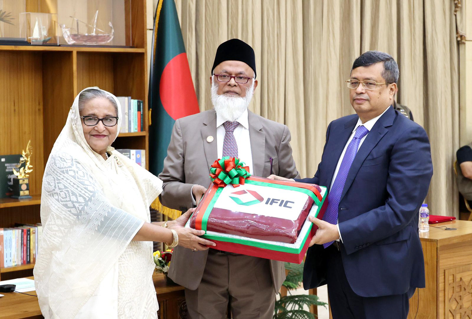 IFIC Bank PLC has donates 100,000 blankets