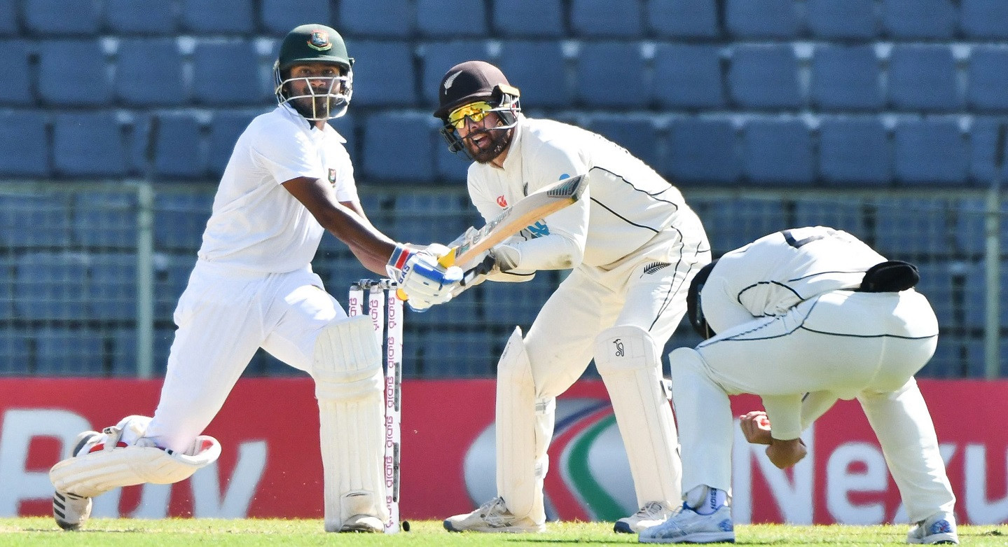 Bangladesh 104-2 at lunch after New Zealand spinners strike