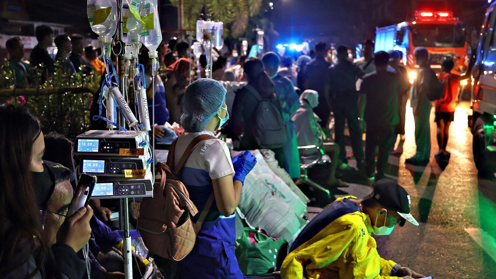 Philippines warns of 'destructive tsunami' after magnitude 7.6 quake