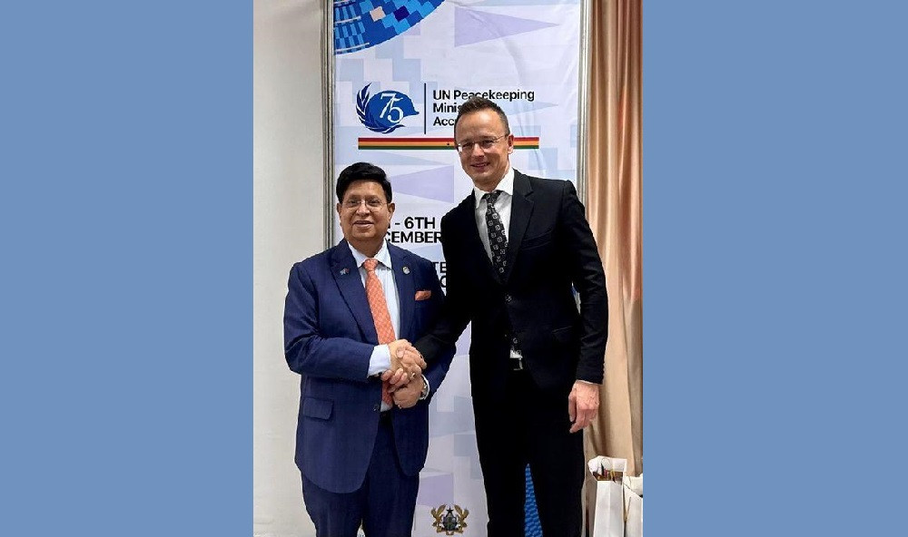 Foreign minister Momen holds meeting with his Hungarian counterpart