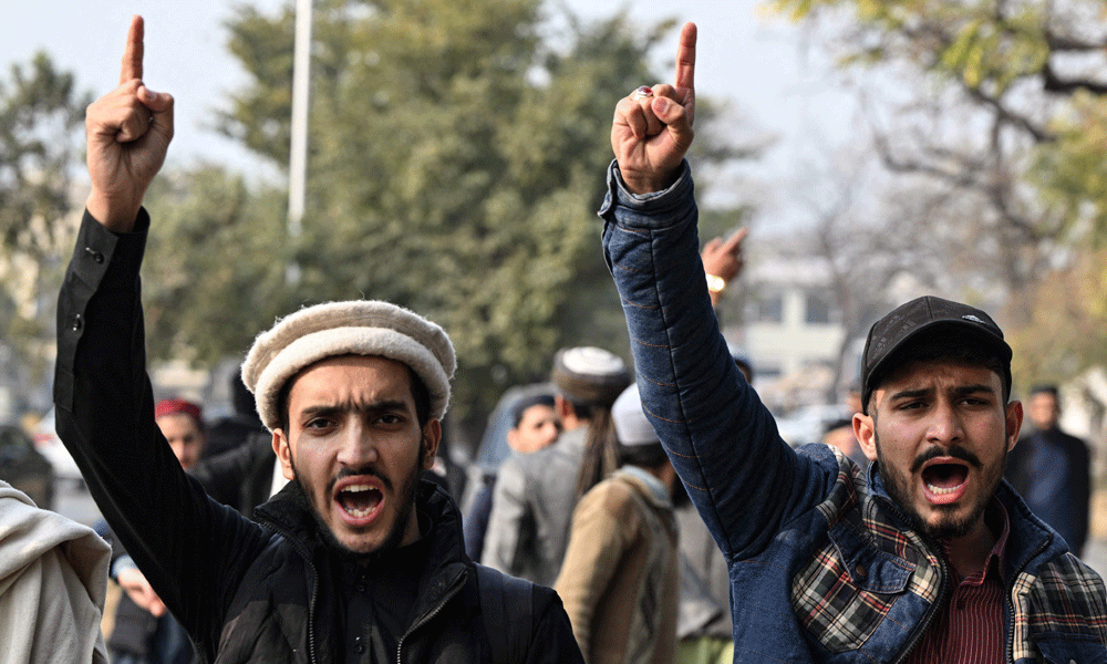 Pakistan convenes emergency security meeting after trading strikes with Iran