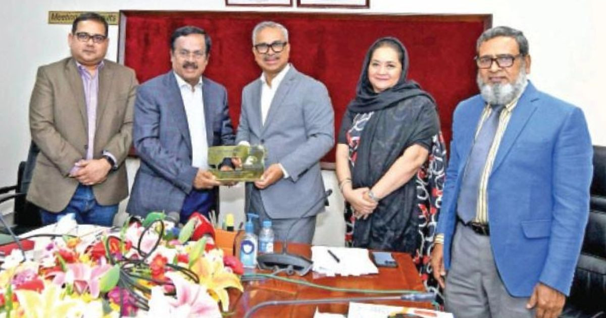 BGMEA seeks govt’s support on making fabrics