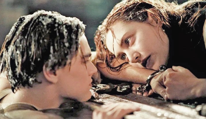 Titanic ‘door’ prop that kept Rose alive sells for $718,750