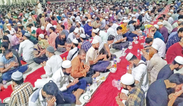 Iftar brings pleasure to devotees