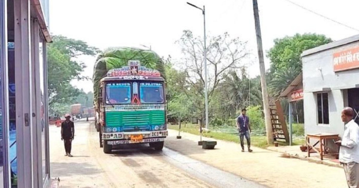 Padma Bridge boosts fruit imports through Bhomra Land Port