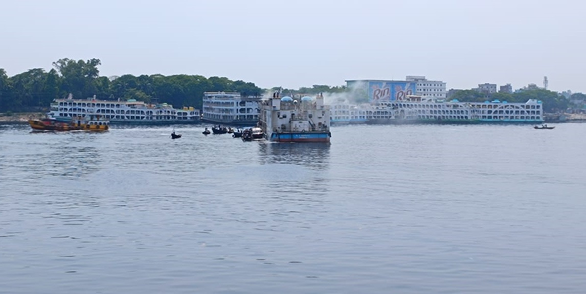 Launch catches fire in Dhaka’s Shyambazar terminal