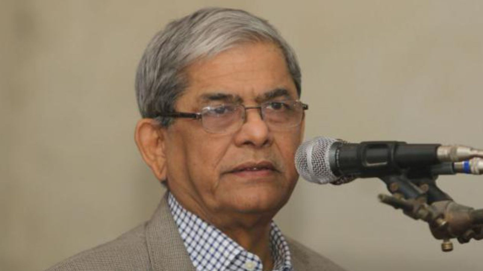 Fakhrul off to Saudi Arabia to perform Umrah