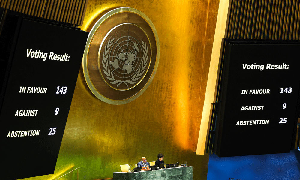 UN votes symbolically in favor of Palestinian membership