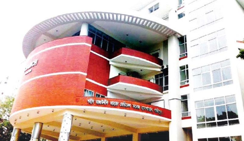 Patient dies after being stuck in hospital lift in Gazipur