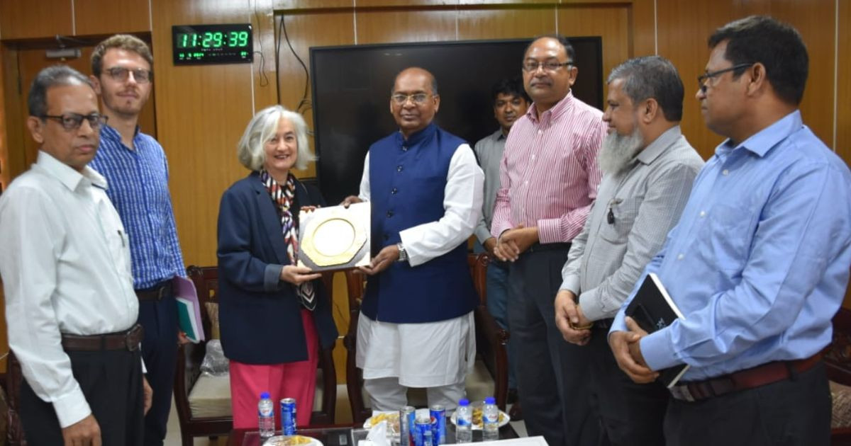 France to assist in installing lightning prevention devices