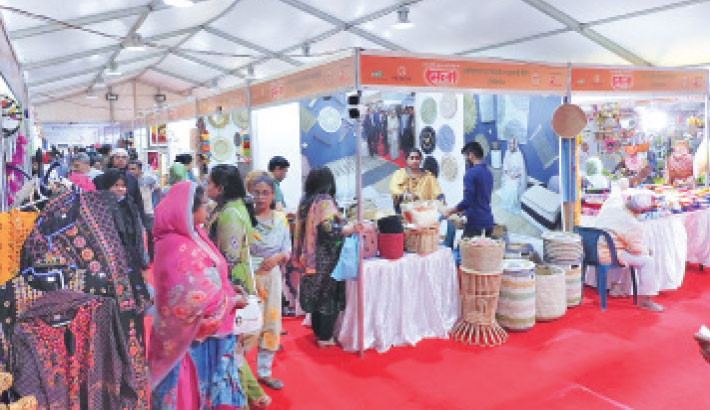 Leather, jute goods attract crowds to National SME Fair