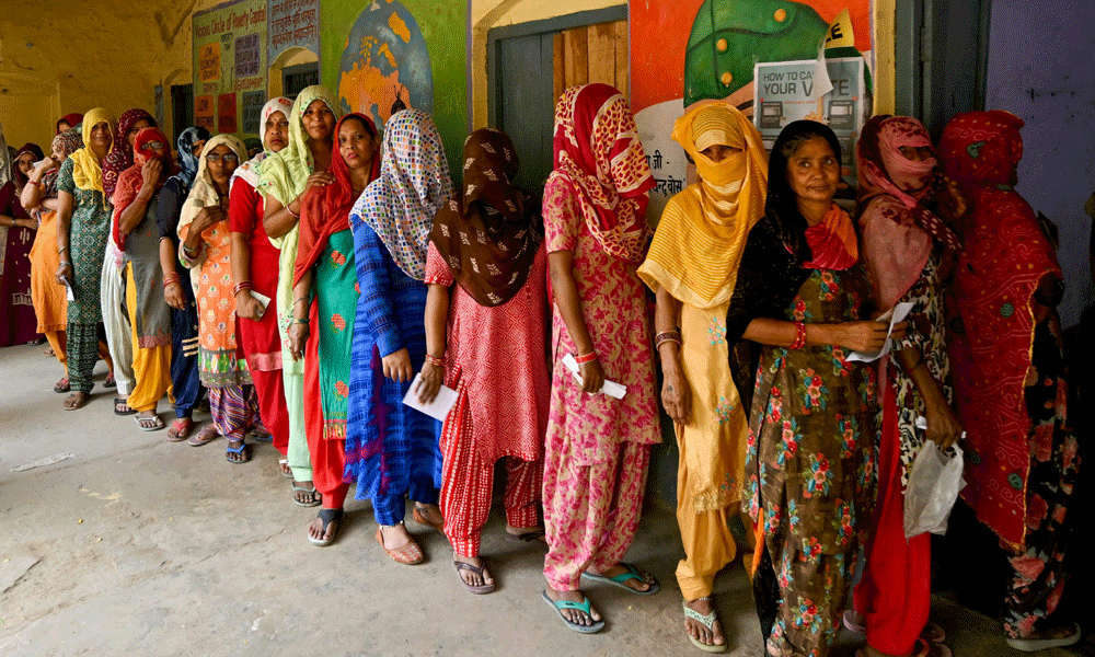 Modi's top rivals to vote as India election resumes