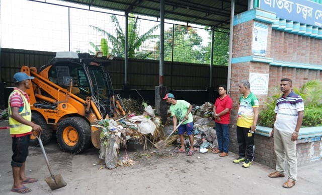 Remove waste of animals before dawn on day after Eid