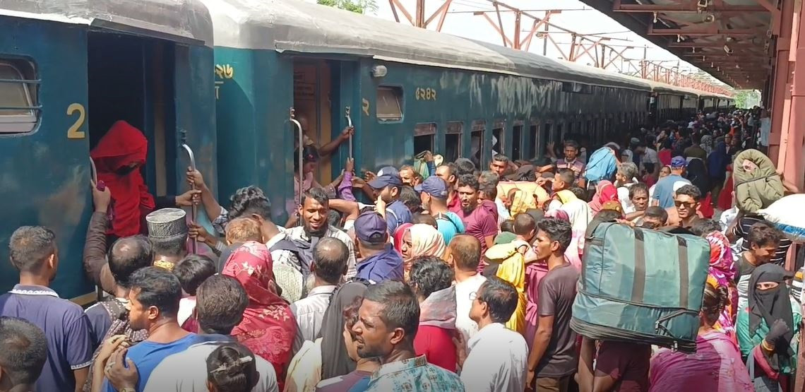 Train service on Benapole-Mongla route begins with 500 passengers