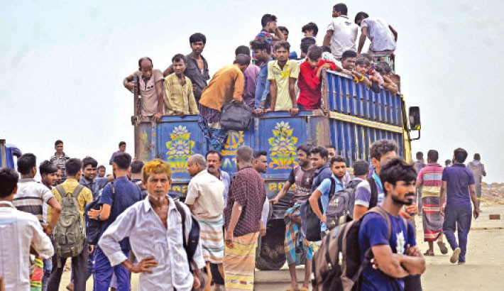 Homebound people leave capital in droves