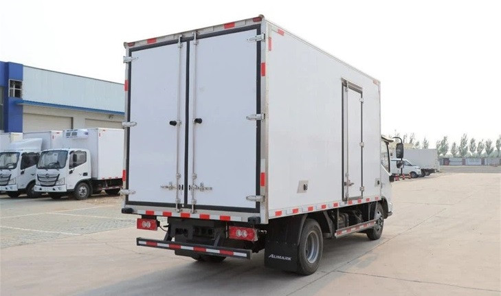 Eight die from suffocation in refrigerated truck in China