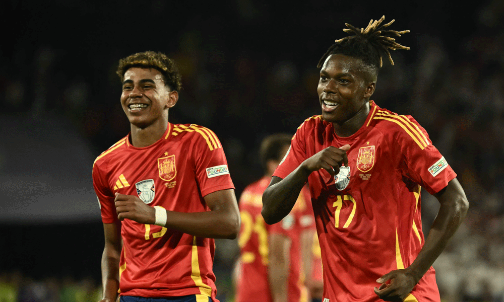 England avoid shock as Spain ease into quarter-finals