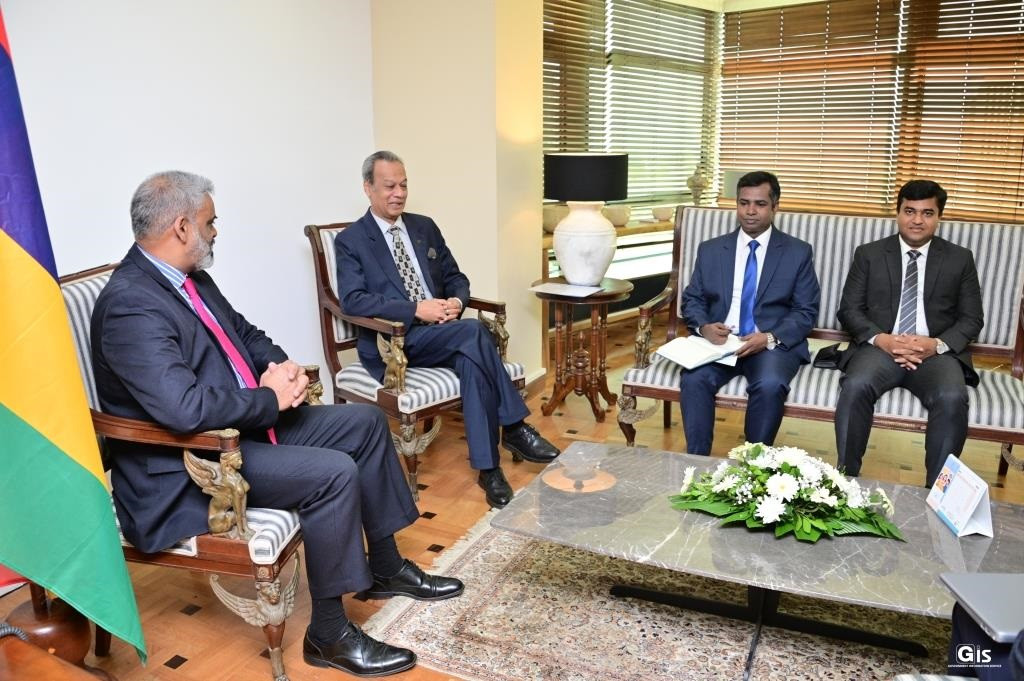 Bangladesh envoy calls on Mauritius foreign affairs minister