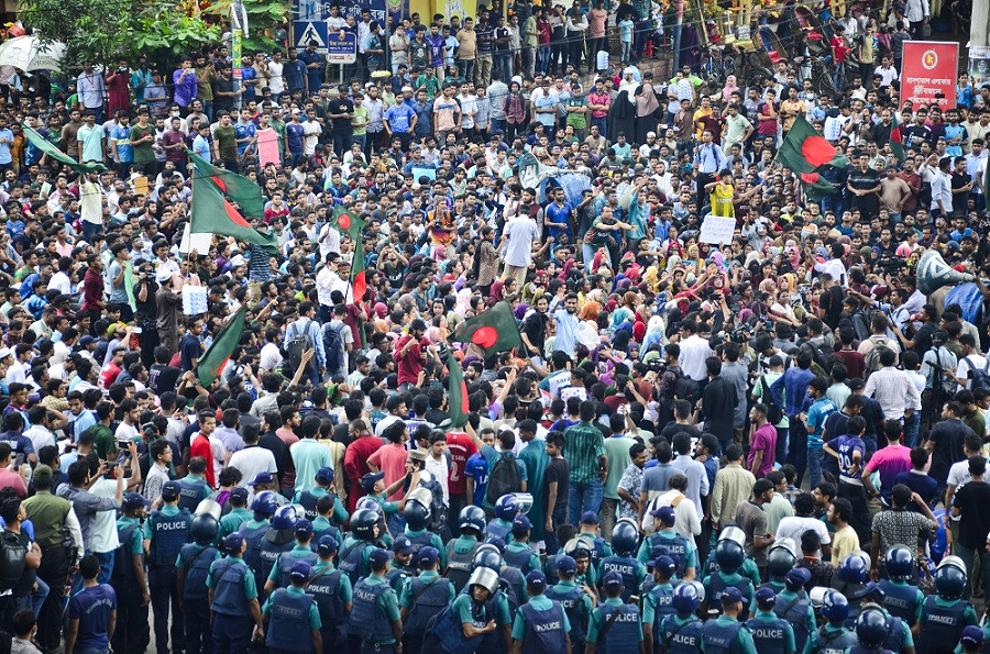 Shahbagh intersection blocked for second consecutive day