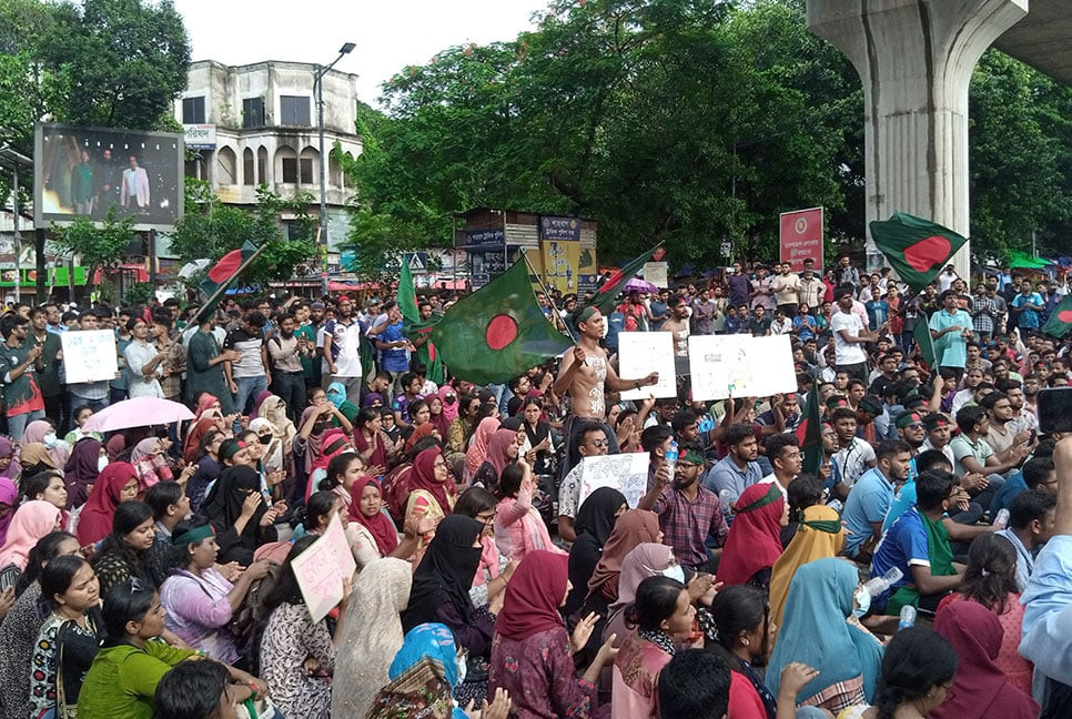 Univ students announce 3-day protest before lifting Shahbagh blockade