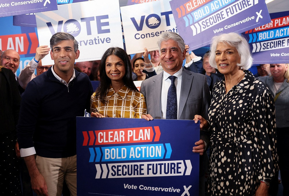 Labour hoping for historic win as UK votes in national polls