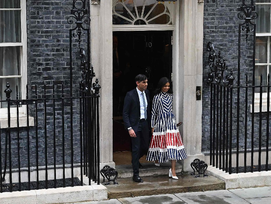 UK's Sunak says 'sorry' to public as he leaves office