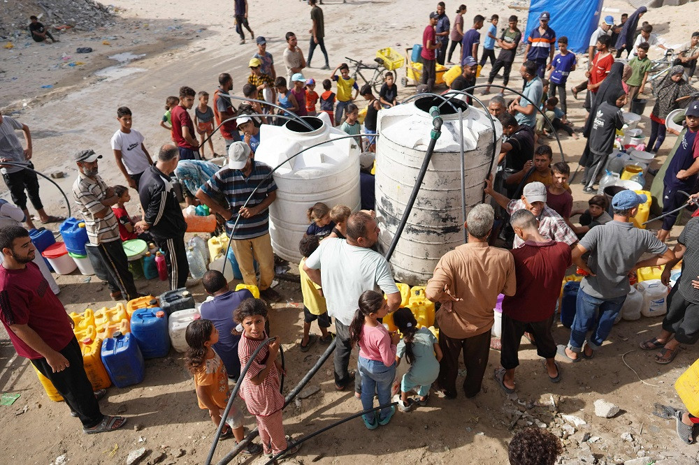 Pro-Gaza vote dampens Labour's victory in UK election