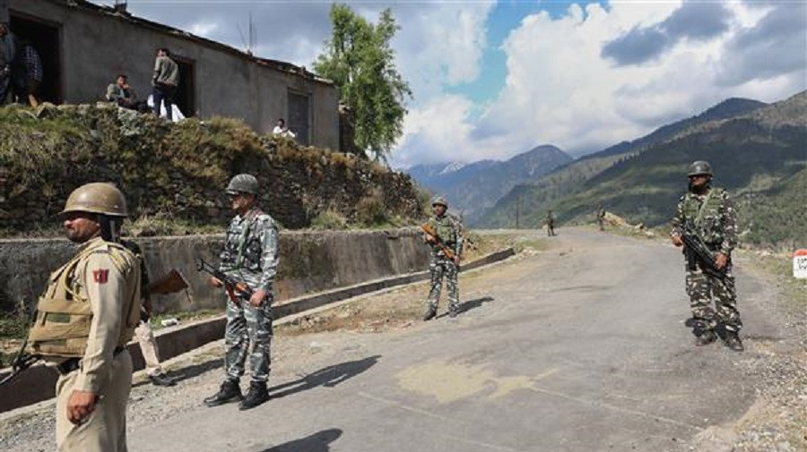 Indian army hunts militants after five soldiers killed