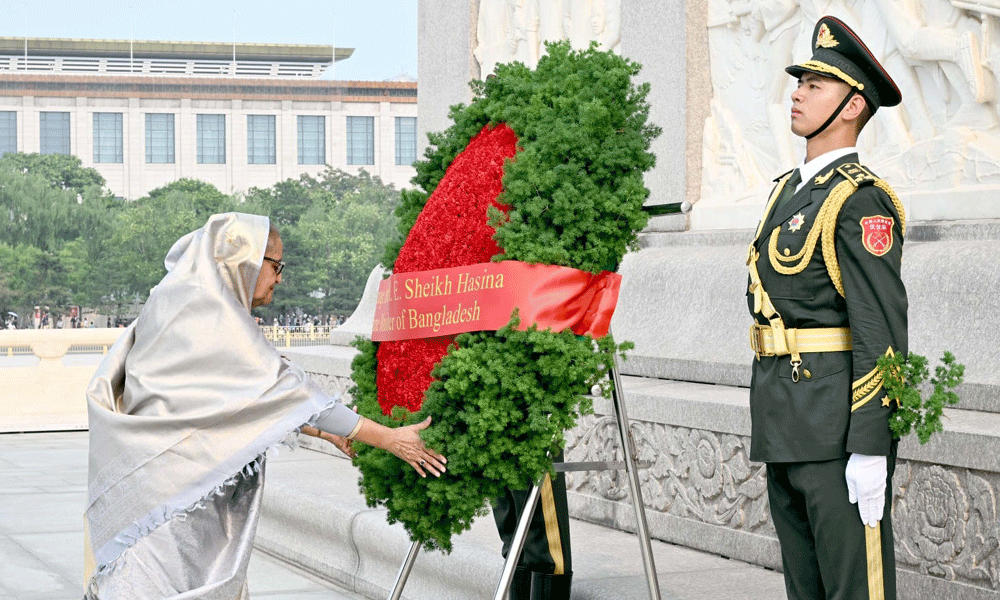 Sheikh Hasina pays homage to Chinese heroes at Tian'anmen Square