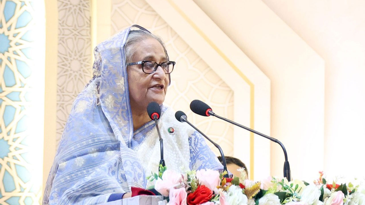 Don’t be nervous seeing newspaper: PM to govt officials