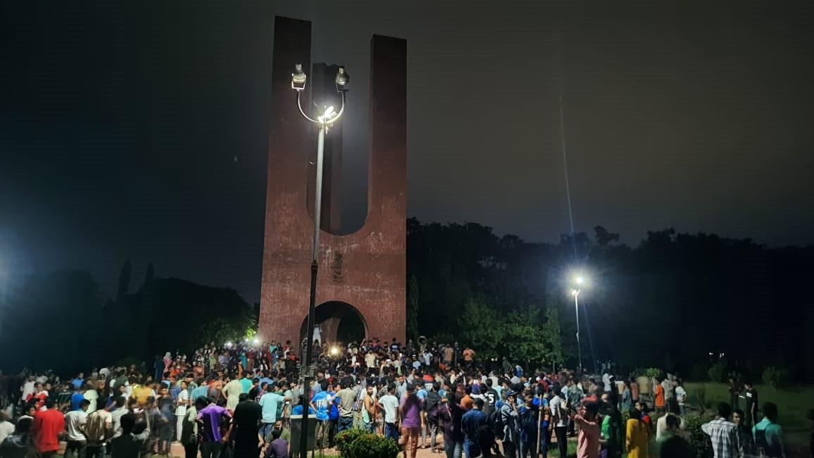 BCL attack on quota protesters triggers clash in JU; over 50 injured