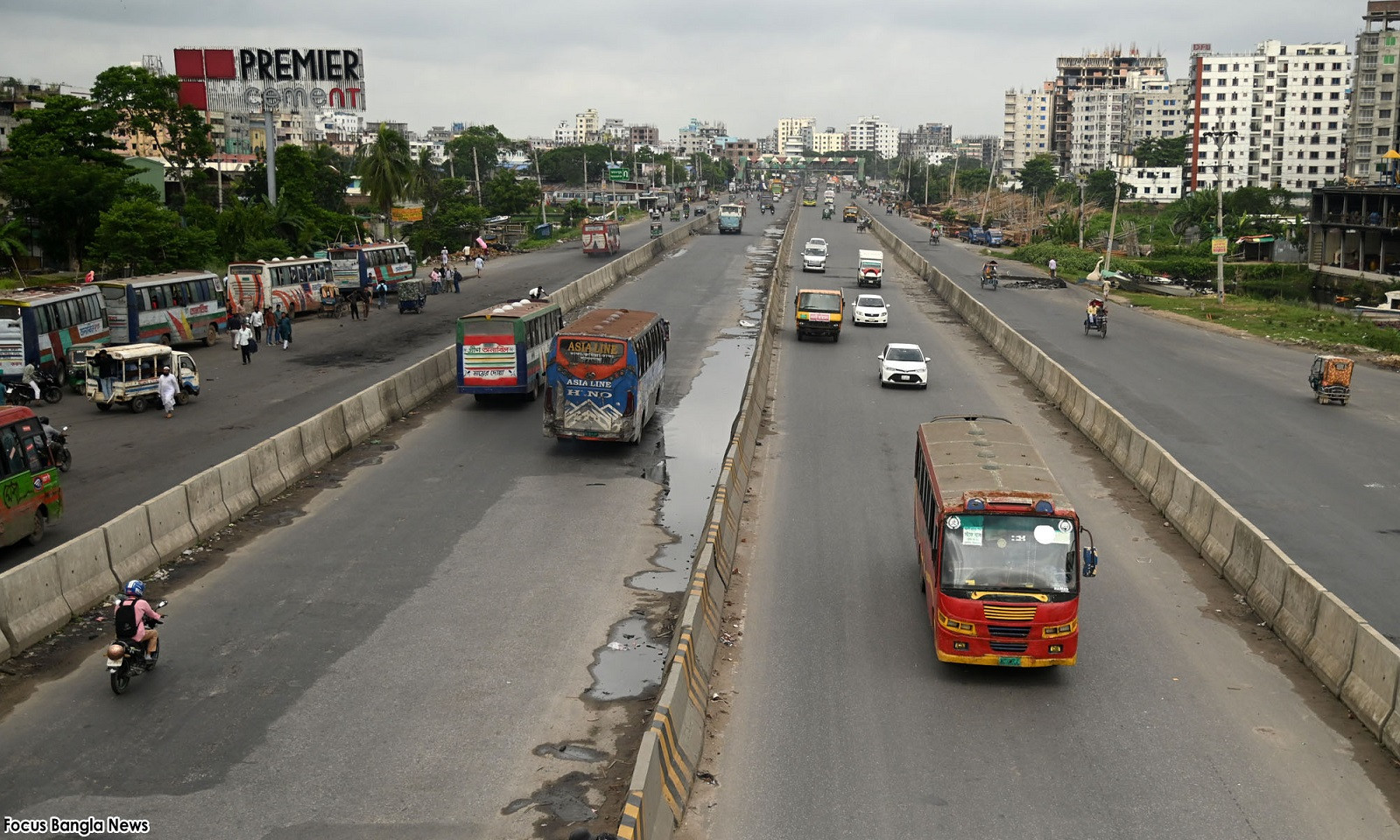 Offices, banks reopen for four hours; Dhaka roads see increased traffic