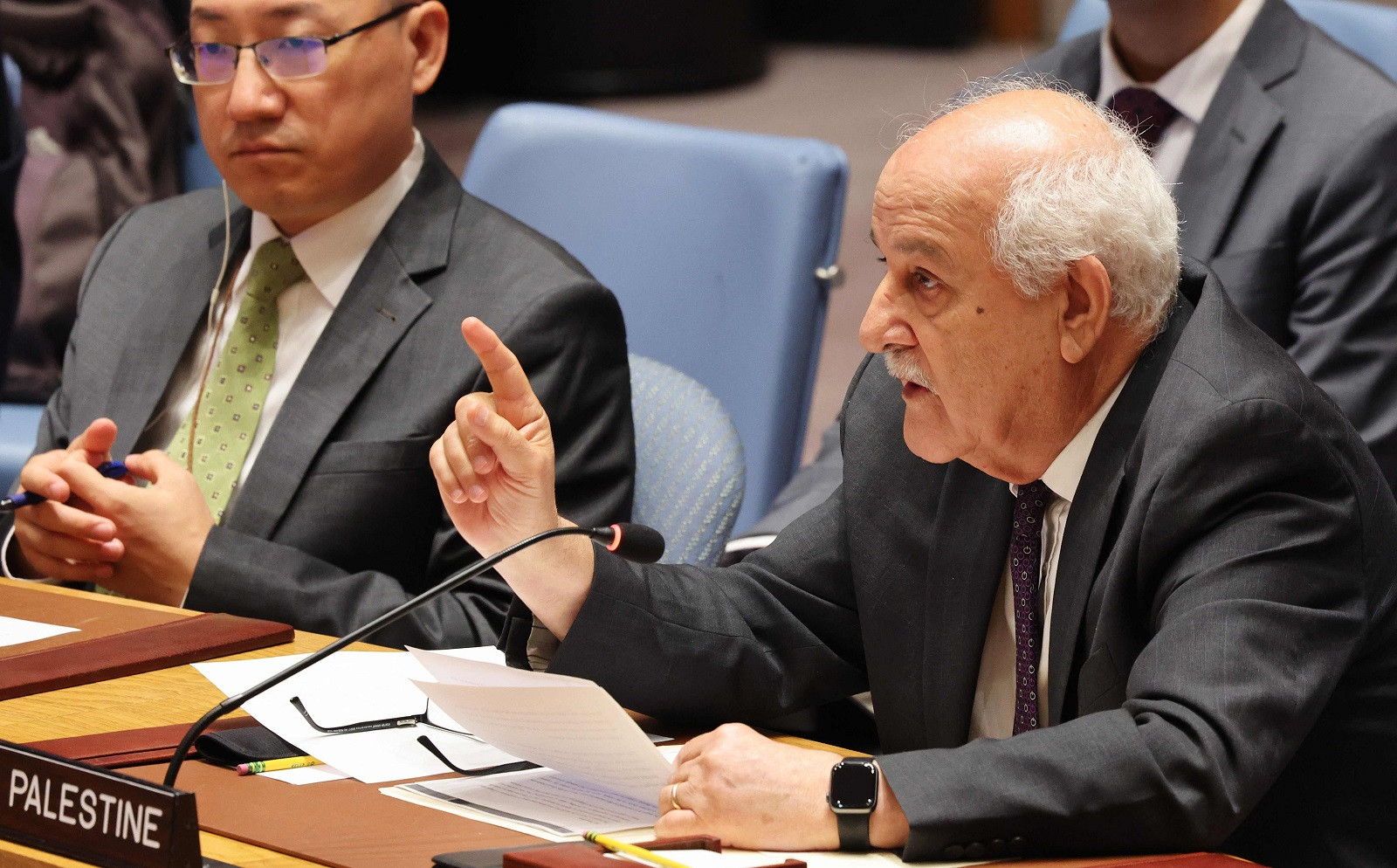 Biden talks Gaza ceasefire efforts with king of Jordan