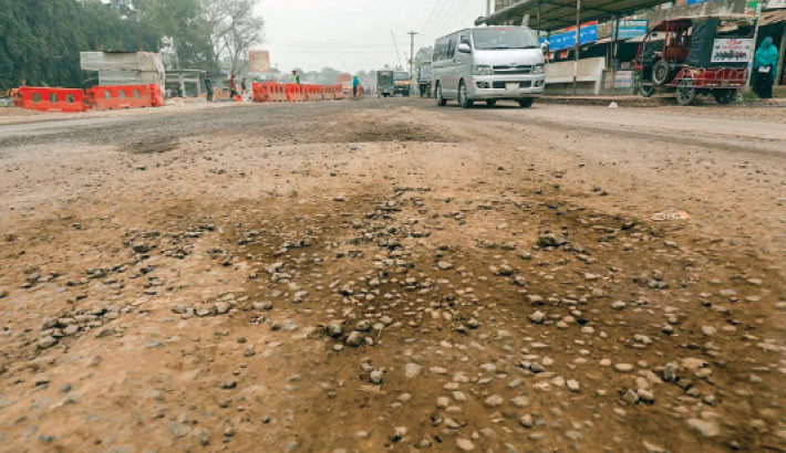 Kushtia-Khulna Highway crumbles: 54km damaged in just 2 years