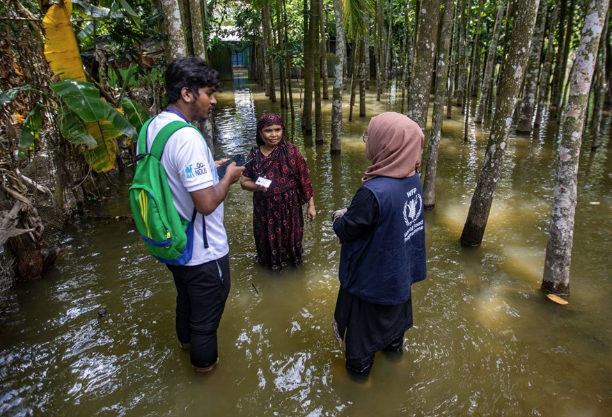 WFP continues its assistance to flood-hit communities with cash transfers