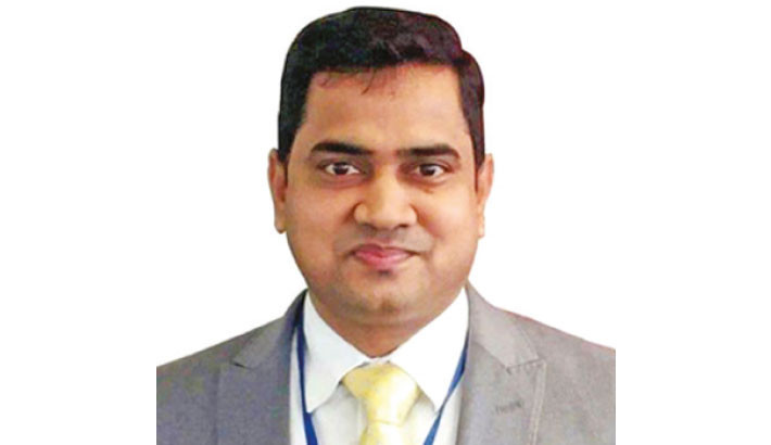 Journalist Mushfiq returns home after decade-long exile