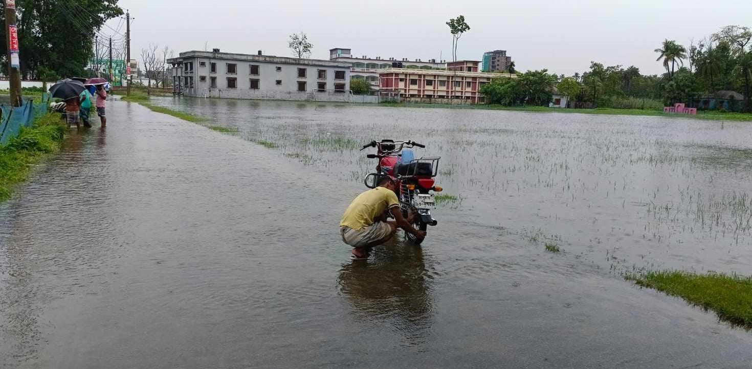 Record-breaking 241 mm rainfall in Kushtia causes severe public suffering