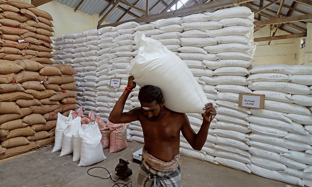 India lifts non-basmati white rice export ban, cuts duty on parboiled rice export