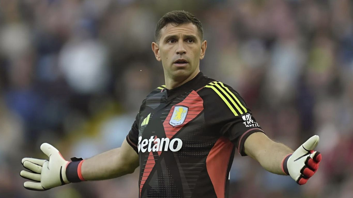 FIFA suspends Argentina goalkeeper Emiliano Martínez for 2 matches