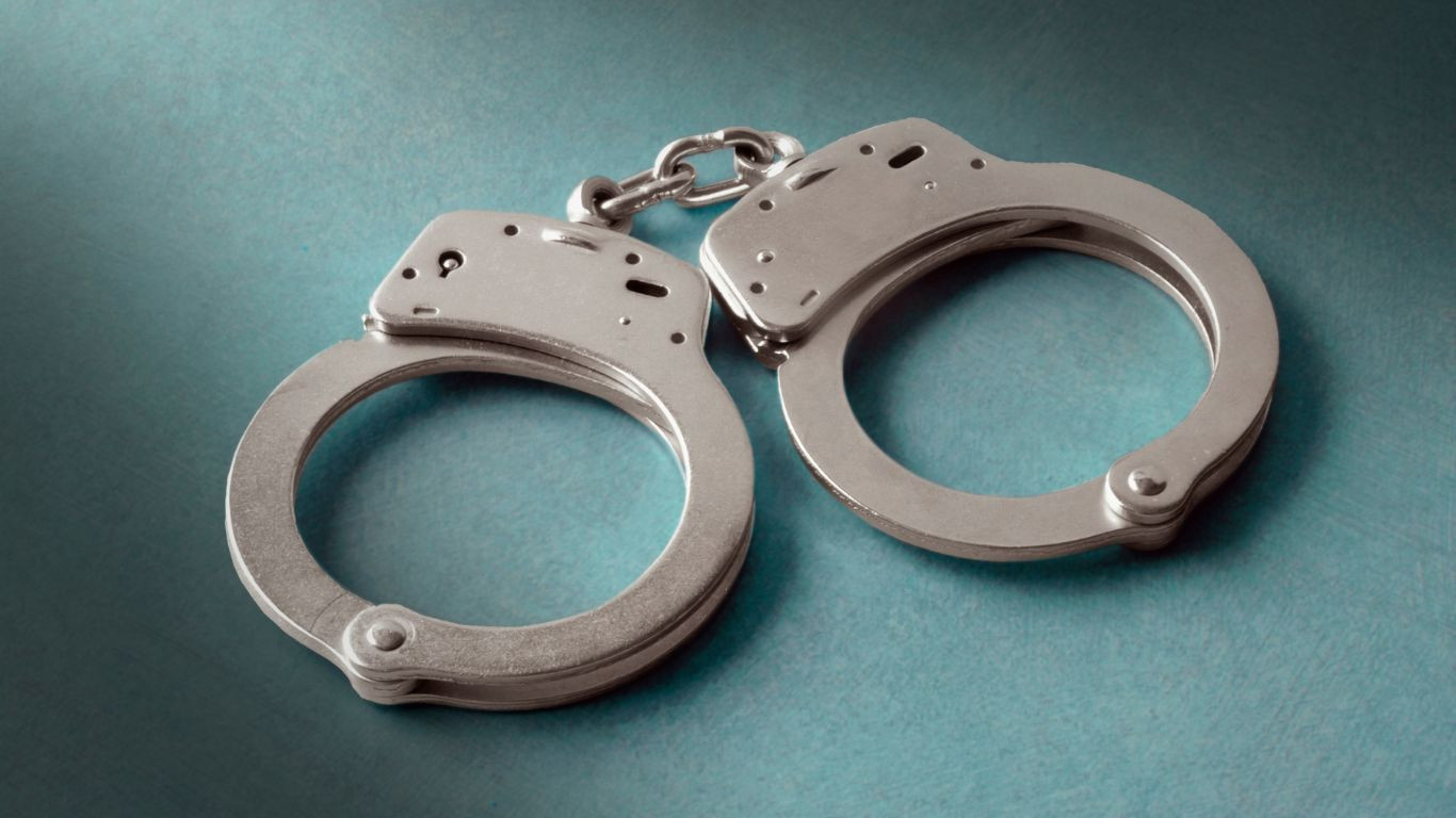 Tarana, Momotaz, Shomi Kaiser sued with Hasina