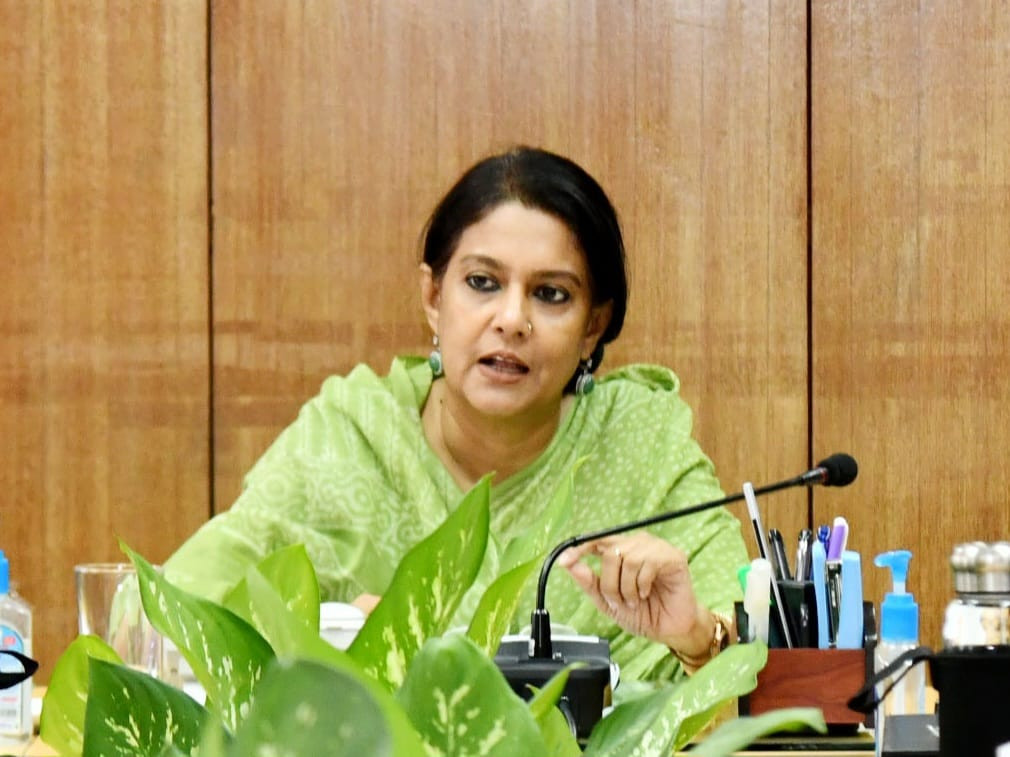 Environment adviser stresses stronger efforts to protect endangered species