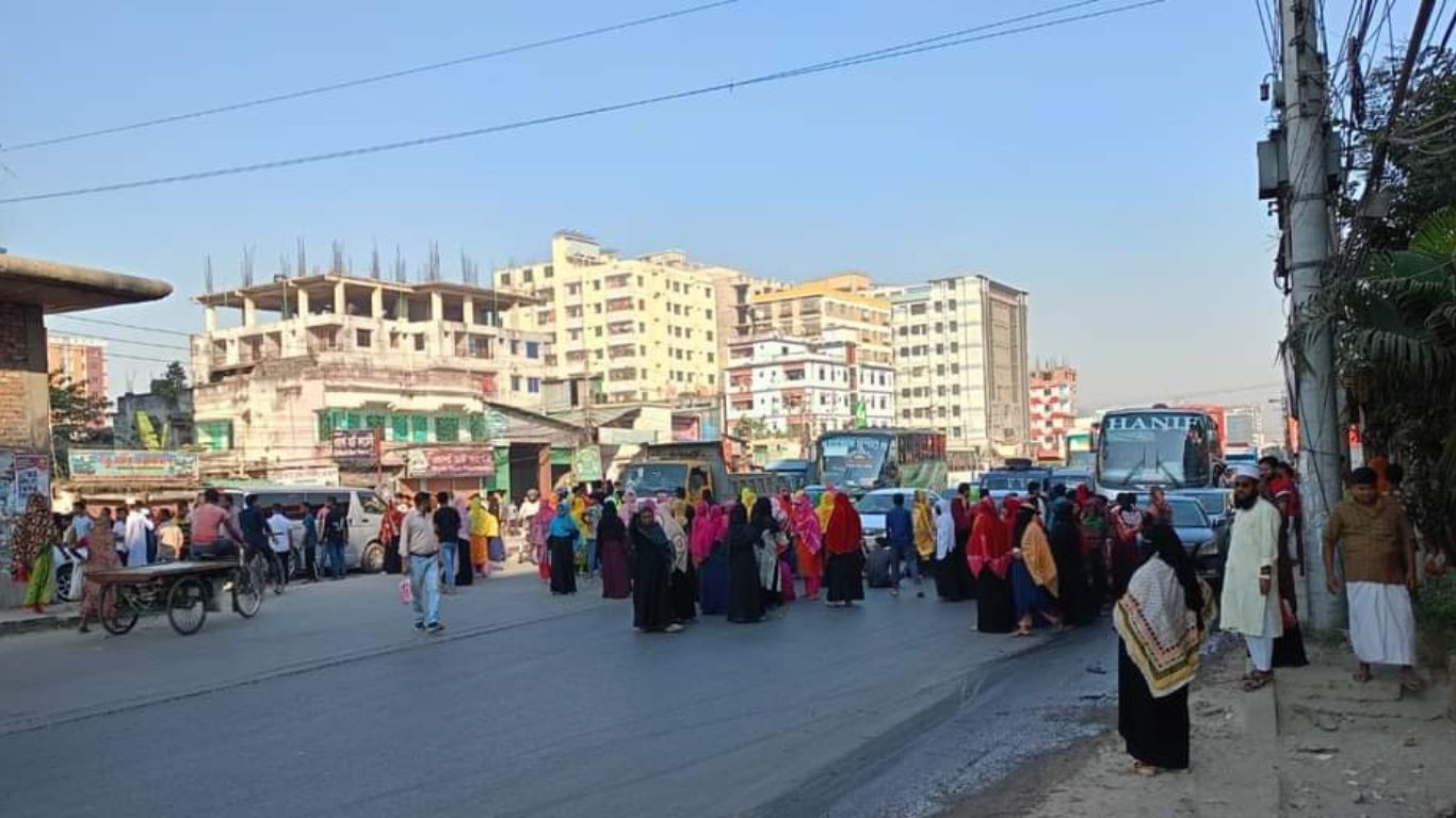 RMG workers' protest disrupt traffic on Dhaka-M'singh highway