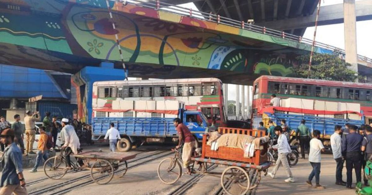 Titumir College students withdraw blockade, traffic movement resumes