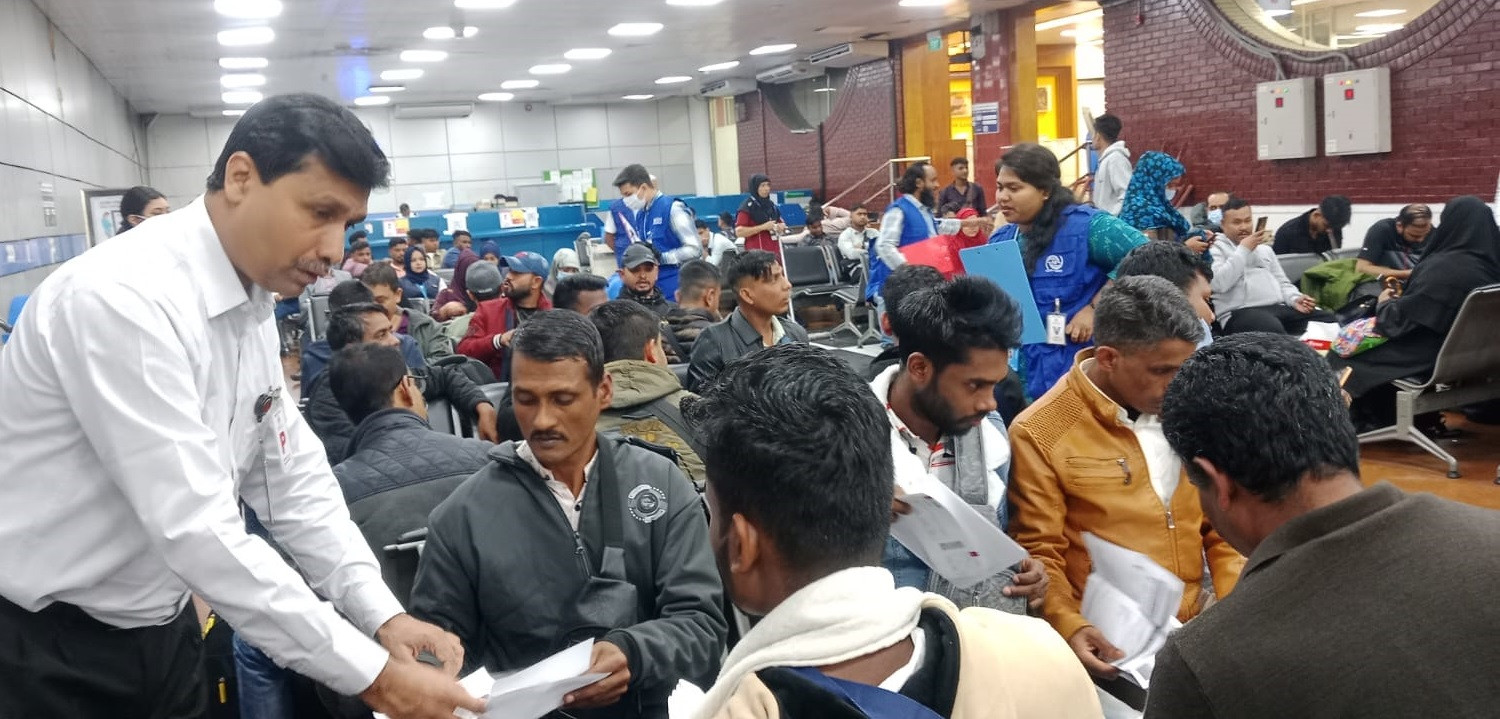 82 more Bangladeshi expats return home from war-hit Lebanon