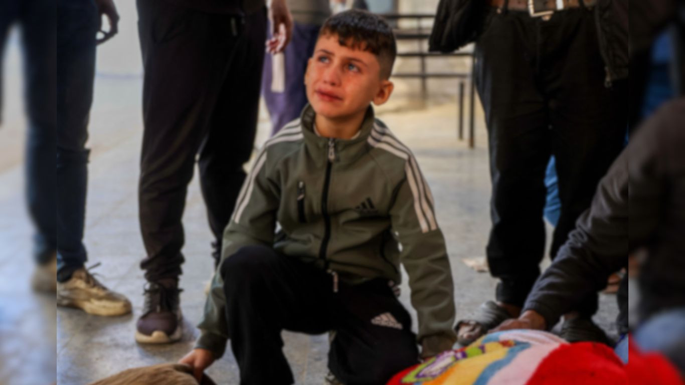 Fears for Gaza hospitals as fuel and aid run low